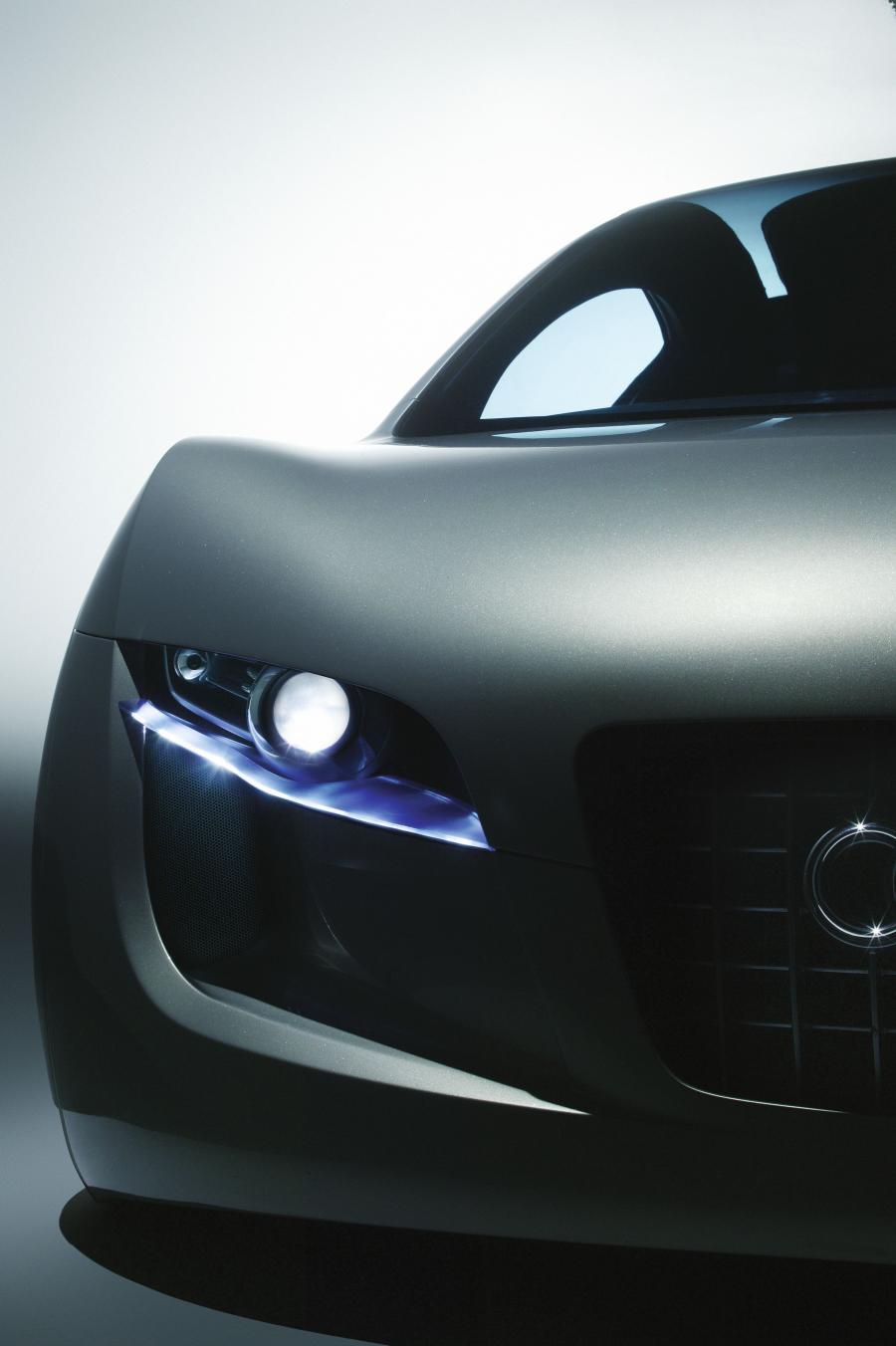 Детали экстерьера Audi RSQ Sport Coupe Concept 2004 года  (фото 6 из 19)